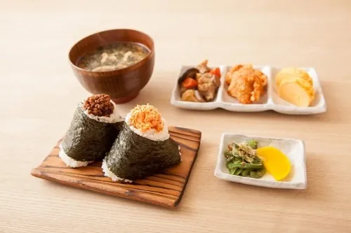 金のおにぎり専門店 ぼんたぼんた