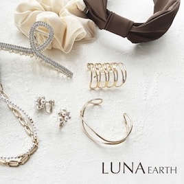 LUNA EARTH
